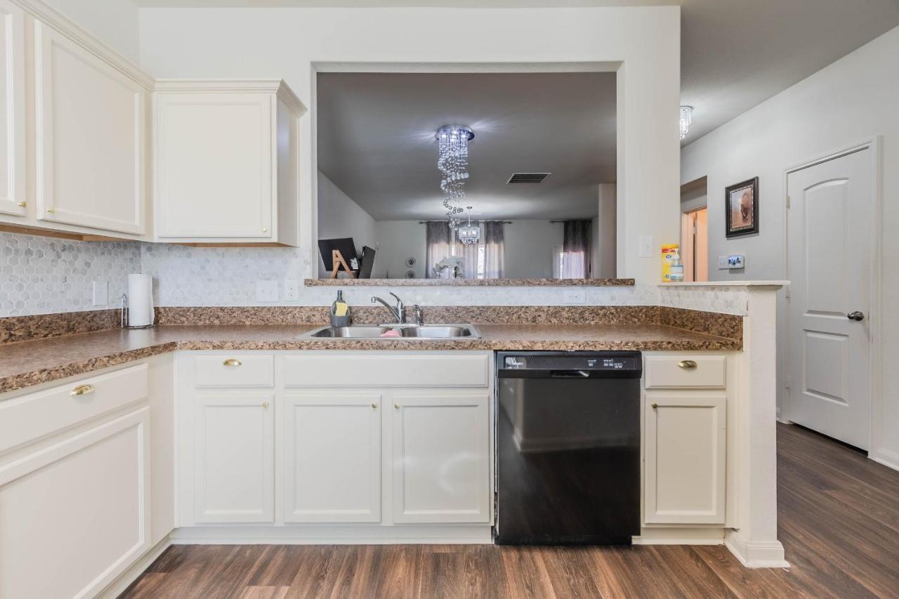 Luxury 5Br Dallas Retreat With Business Amenities - Perfect For Business Travelers, Families & Groups Exterior foto